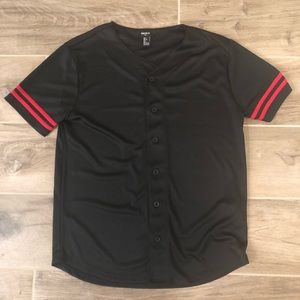 Forever 21 men’s baseball jersey
